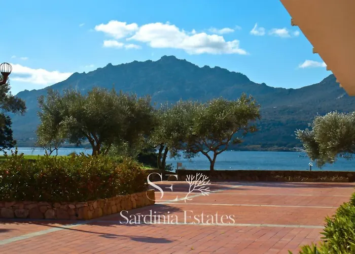 20 Passi Dalla - Panoramic Duplex Apartment Porto Rotondo